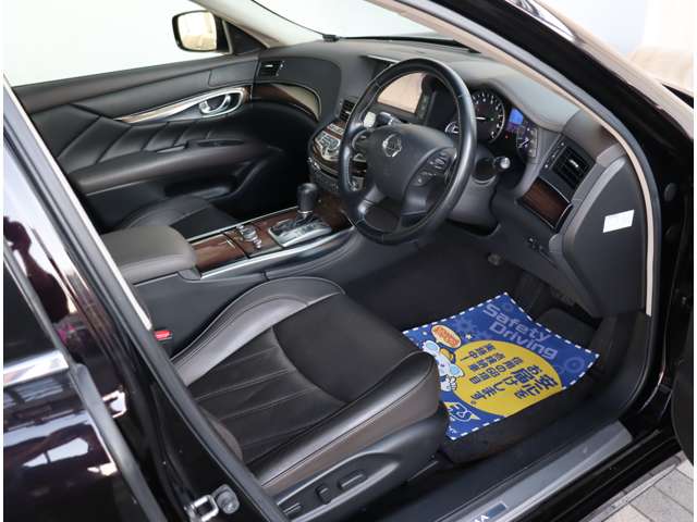 日産 シーマ　ハイブリッド ３．５ ＶＩＰ H28年 (関東) 99