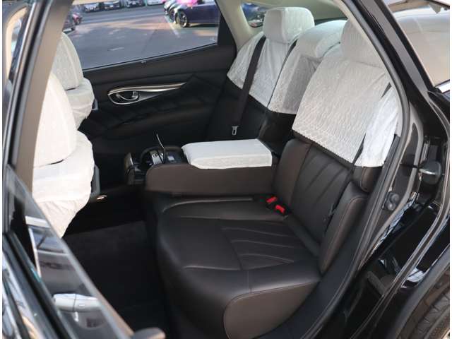 日産 シーマ　ハイブリッド ３．５ ＶＩＰ H28年 (関東) 99