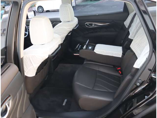 日産 シーマ　ハイブリッド ３．５ ＶＩＰ H28年 (関東) 99