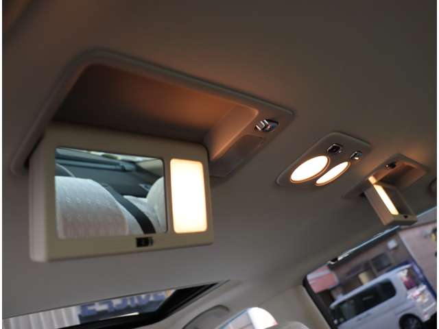 日産 シーマ　ハイブリッド ３．５ ＶＩＰ H28年 (関東) 99