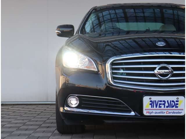 日産 シーマ　ハイブリッド ３．５ ＶＩＰ H28年 (関東) 99