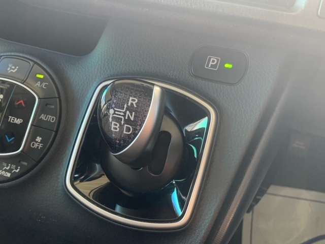 トヨタ ノア １．８ ハイブリッド Ｇ H27年 (東北) 99