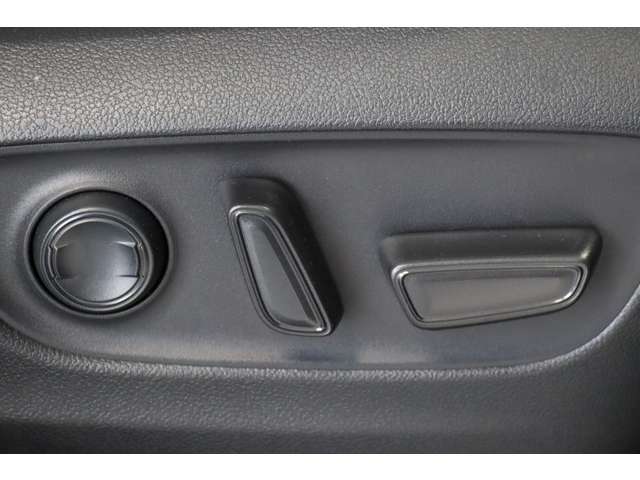 トヨタ ランドクルーザー ３．３ ＧＲスポーツ ディーゼルターボ ４ＷＤ R3年 (近畿) 99