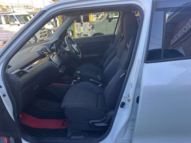 スズキ スイフト スポーツ １．４ R5年 (東海) 99