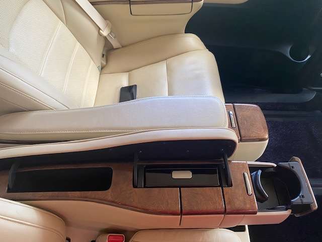 トヨタ アルファード　ハイブリッド ハイブリッド ２．５ エグゼクティブ ラウンジ Ｅ－ＦＯＵＲ ４ＷＤ H27年 (東北) 99