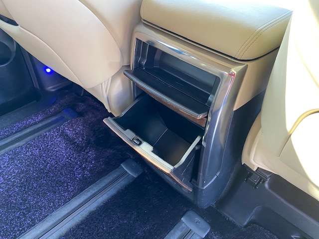 トヨタ アルファード　ハイブリッド ハイブリッド ２．５ エグゼクティブ ラウンジ Ｅ－ＦＯＵＲ ４ＷＤ H27年 (東北) 99