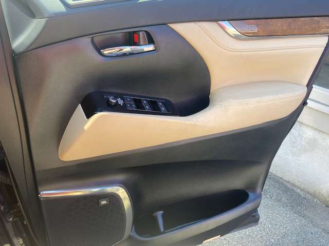 トヨタ アルファード　ハイブリッド ハイブリッド ２．５ エグゼクティブ ラウンジ Ｅ－ＦＯＵＲ ４ＷＤ H27年 (東北) 99