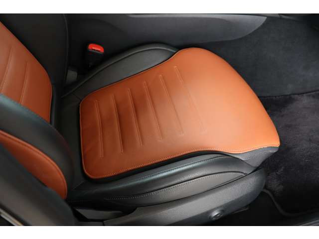 メルセデスベンツ Ｃクラス Ｃ２００ ４マチック アバンギャルド ＡＭＧライン （ＩＳＧ搭載モデル） ４ＷＤ R4年 (近畿) 99