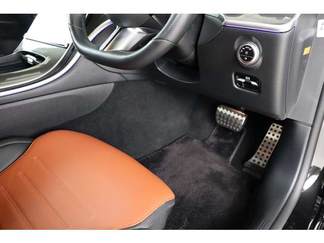 メルセデスベンツ Ｃクラス Ｃ２００ ４マチック アバンギャルド ＡＭＧライン （ＩＳＧ搭載モデル） ４ＷＤ R4年 (近畿) 99