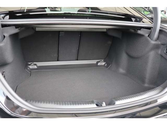 メルセデスベンツ Ｃクラス Ｃ２００ ４マチック アバンギャルド ＡＭＧライン （ＩＳＧ搭載モデル） ４ＷＤ R4年 (近畿) 99