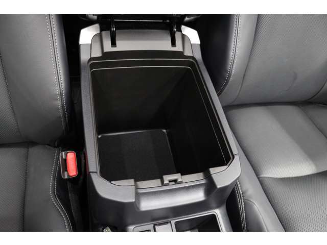 トヨタ ランドクルーザープラド ２．８ ＴＸ Ｌパッケージ マットブラック エディション ディーゼルターボ ４ＷＤ R5年 (東海) 99