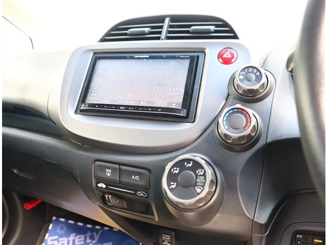 ホンダ フィット １．３ Ｇ １０ＴＨアニバーサリー H24年 (関東) 99