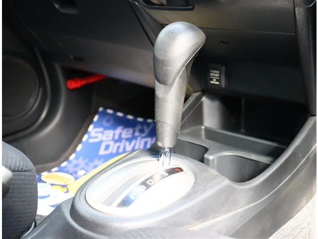 ホンダ フィット １．３ Ｇ １０ＴＨアニバーサリー H24年 (関東) 99