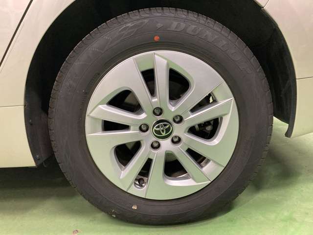 トヨタ プリウス １．８ Ｓ Ｅ－ＦＯＵＲ ４ＷＤ H29年 (北海道) 99