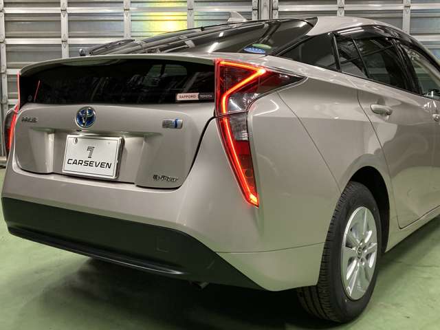 トヨタ プリウス １．８ Ｓ Ｅ－ＦＯＵＲ ４ＷＤ H29年 (北海道) 99