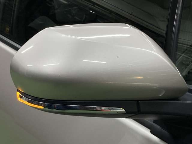 トヨタ プリウス １．８ Ｓ Ｅ－ＦＯＵＲ ４ＷＤ H29年 (北海道) 99