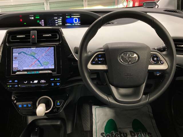 トヨタ プリウス １．８ Ｓ Ｅ－ＦＯＵＲ ４ＷＤ H29年 (北海道) 99