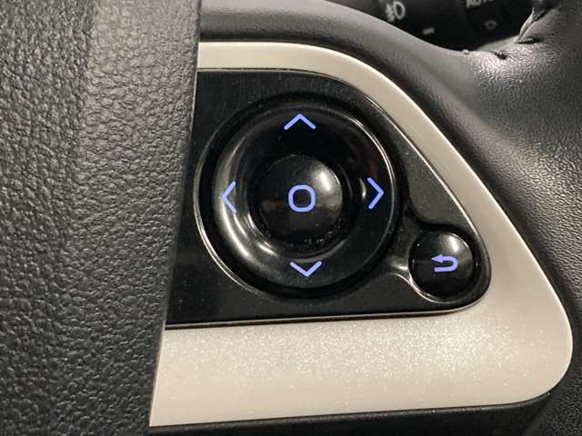 トヨタ プリウス １．８ Ｓ Ｅ－ＦＯＵＲ ４ＷＤ H29年 (北海道) 99