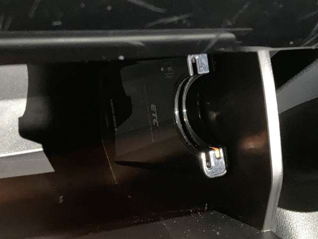 トヨタ プリウス １．８ Ｓ Ｅ－ＦＯＵＲ ４ＷＤ H29年 (北海道) 99