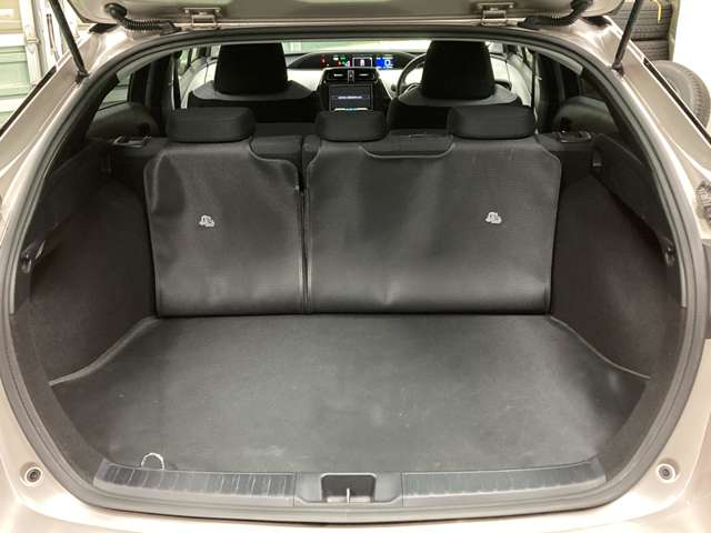 トヨタ プリウス １．８ Ｓ Ｅ－ＦＯＵＲ ４ＷＤ H29年 (北海道) 99