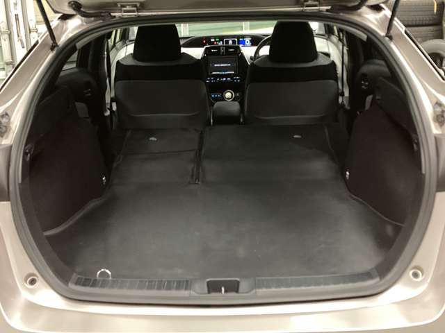 トヨタ プリウス １．８ Ｓ Ｅ－ＦＯＵＲ ４ＷＤ H29年 (北海道) 99