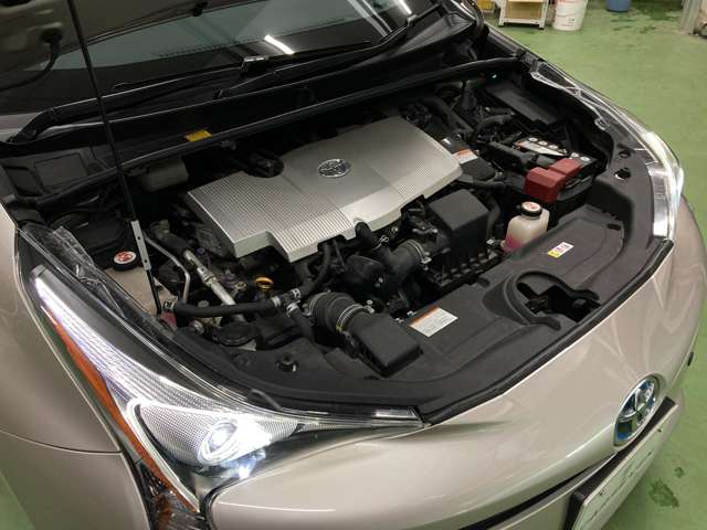 トヨタ プリウス １．８ Ｓ Ｅ－ＦＯＵＲ ４ＷＤ H29年 (北海道) 99