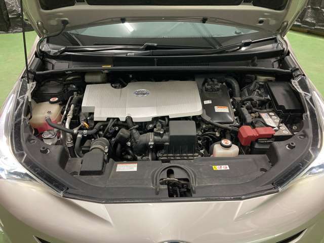 トヨタ プリウス １．８ Ｓ Ｅ－ＦＯＵＲ ４ＷＤ H29年 (北海道) 99