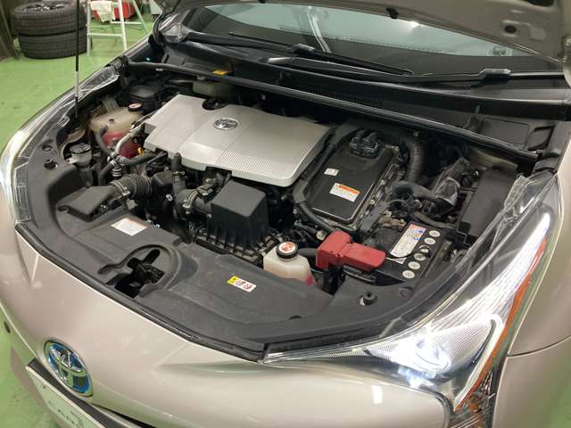 トヨタ プリウス １．８ Ｓ Ｅ－ＦＯＵＲ ４ＷＤ H29年 (北海道) 99