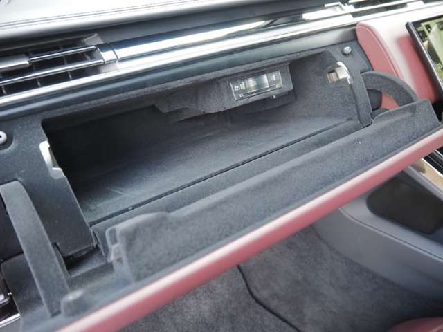 ランドローバー レンジローバー スポーツ オートバイオグラフィ ３．０Ｌ Ｄ３００ ディーゼルターボ ４ＷＤ R6年 (近畿) 99