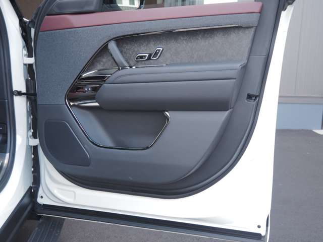 ランドローバー レンジローバー スポーツ オートバイオグラフィ ３．０Ｌ Ｄ３００ ディーゼルターボ ４ＷＤ R6年 (近畿) 99