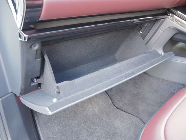 ランドローバー レンジローバー スポーツ オートバイオグラフィ ３．０Ｌ Ｄ３００ ディーゼルターボ ４ＷＤ R6年 (近畿) 99