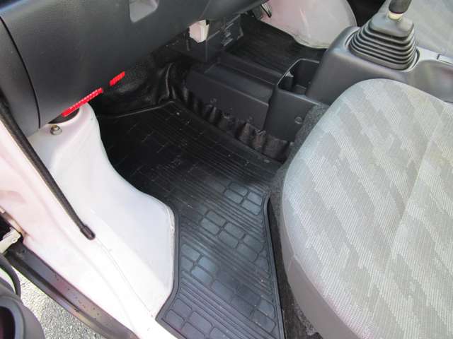 スズキ キャリイトラック ６６０ ＫＣエアコン・パワステ ３方開 ４ＷＤ H24年 (中国) 99