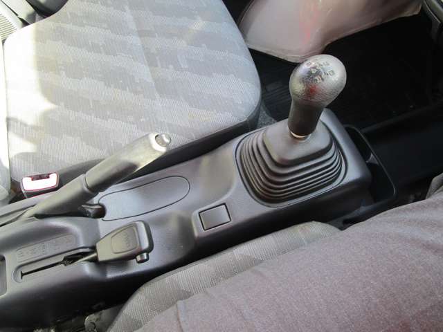 スズキ キャリイトラック ６６０ ＫＣエアコン・パワステ ３方開 ４ＷＤ H24年 (中国) 99