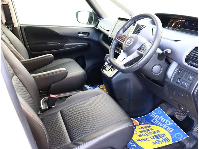 日産 セレナ １．２ Ｅ－ＰＯＷＥＲ ハイウェイスター Ｖ R1年 (関東) 99