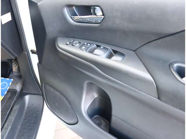 日産 セレナ １．２ Ｅ－ＰＯＷＥＲ ハイウェイスター Ｖ R1年 (関東) 99