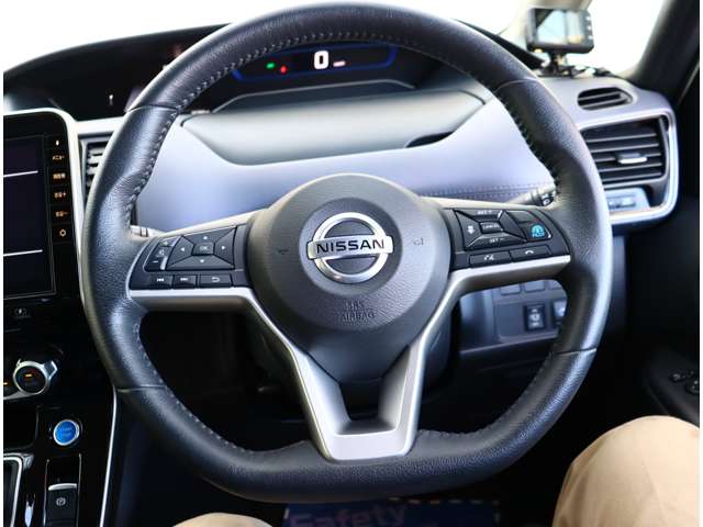 日産 セレナ １．２ Ｅ－ＰＯＷＥＲ ハイウェイスター Ｖ R1年 (関東) 99