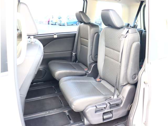 日産 セレナ １．２ Ｅ－ＰＯＷＥＲ ハイウェイスター Ｖ R1年 (関東) 99