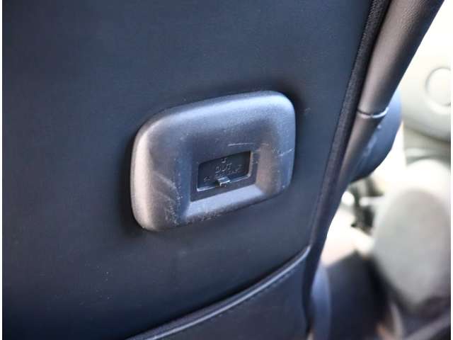 日産 セレナ １．２ Ｅ－ＰＯＷＥＲ ハイウェイスター Ｖ R1年 (関東) 99