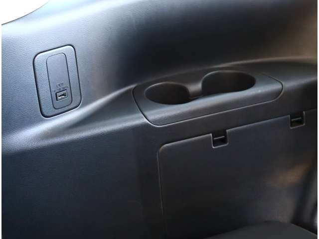 日産 セレナ １．２ Ｅ－ＰＯＷＥＲ ハイウェイスター Ｖ R1年 (関東) 99