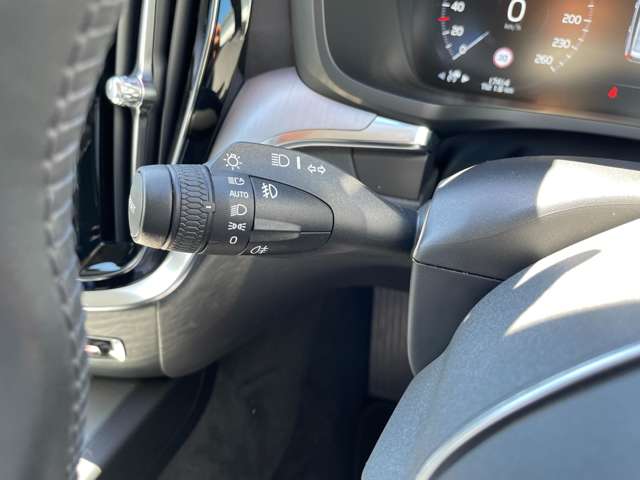 ボルボ Ｖ６０ Ｂ４　モメンタム R3年 (東北) 99