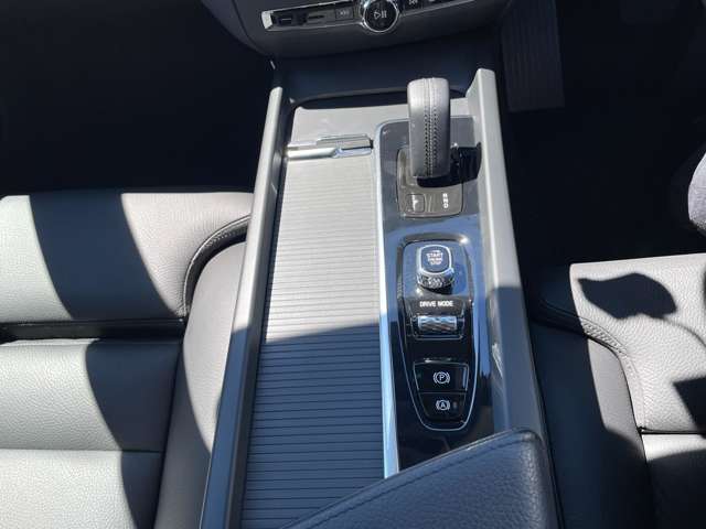 ボルボ Ｖ６０ Ｂ４　モメンタム R3年 (東北) 99