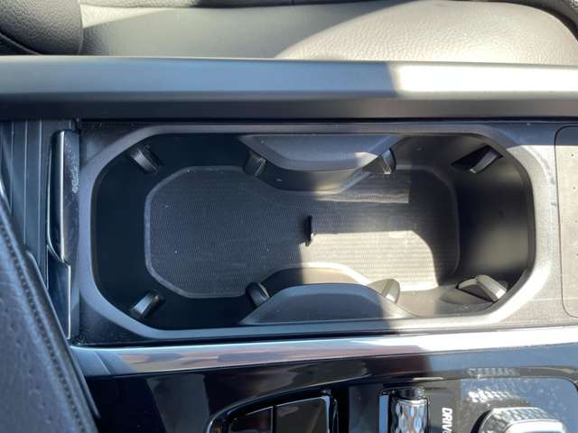 ボルボ Ｖ６０ Ｂ４　モメンタム R3年 (東北) 99