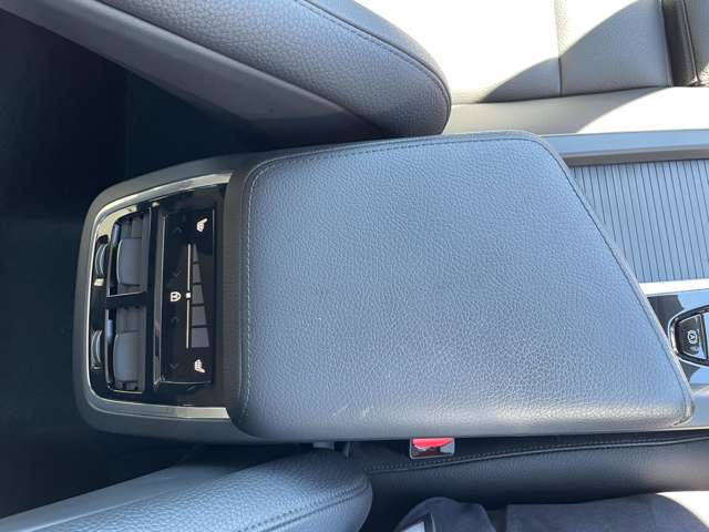 ボルボ Ｖ６０ Ｂ４　モメンタム R3年 (東北) 99