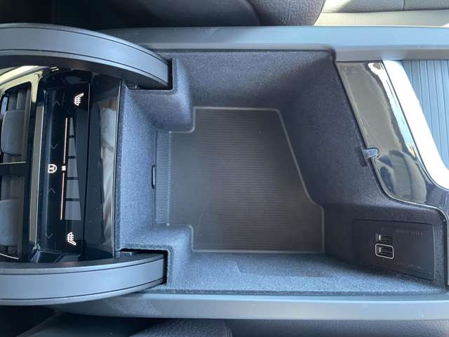 ボルボ Ｖ６０ Ｂ４　モメンタム R3年 (東北) 99