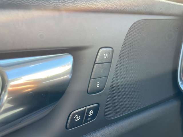 ボルボ Ｖ６０ Ｂ４　モメンタム R3年 (東北) 99