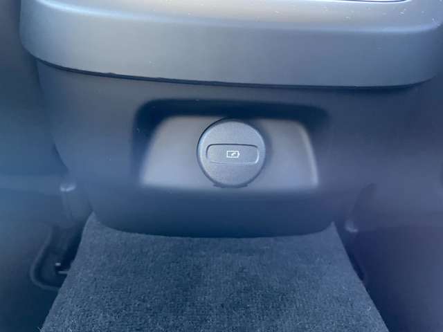 ボルボ Ｖ６０ Ｂ４　モメンタム R3年 (東北) 99