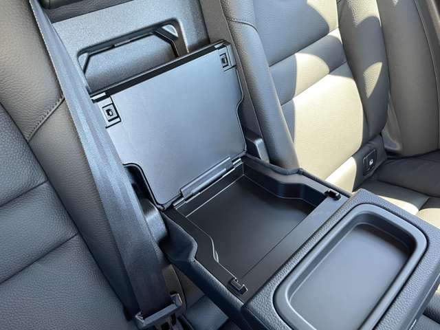 ボルボ Ｖ６０ Ｂ４　モメンタム R3年 (東北) 99