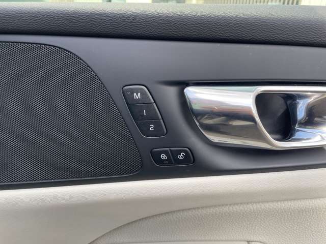 ボルボ Ｖ６０クロスカントリー Ｔ５ ＡＷＤ ４ＷＤ R1年 (東北) 99