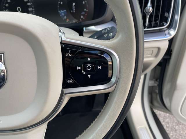 ボルボ Ｖ６０クロスカントリー Ｔ５ ＡＷＤ ４ＷＤ R1年 (東北) 99