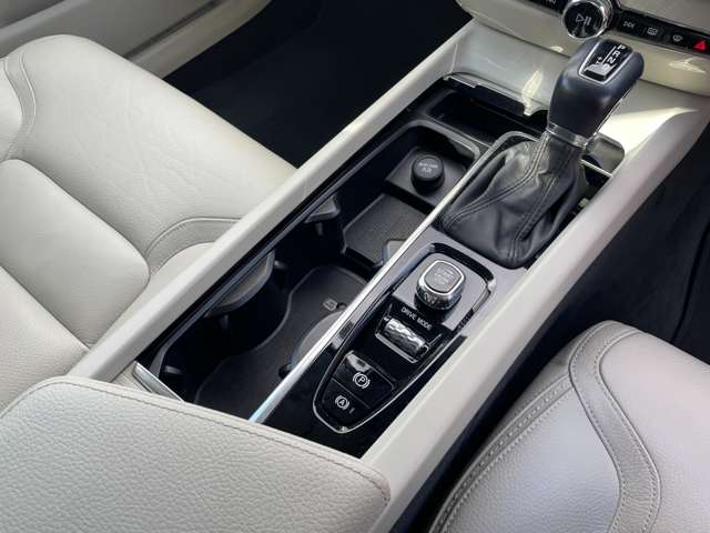 ボルボ Ｖ６０クロスカントリー Ｔ５ ＡＷＤ ４ＷＤ R1年 (東北) 99